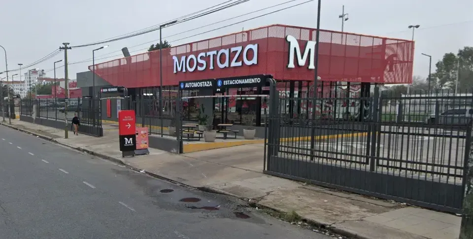 Dr Luis Guemes 498 (Local Mostaza)